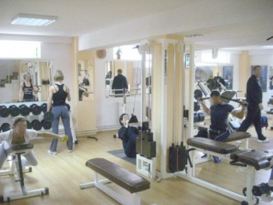 O tânără a rămas fără bani, la sala de fitness